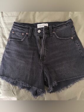 Abercrombie 90s relaxed cut off short